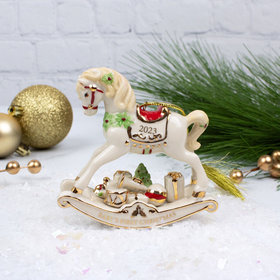 https://cdn.ornamentshop.com/product_images/ln23894447-lenox-babys-1st-lenox-rocking-horse-2023-christmas-ornament/652a4b5273696400190069a4/large_thumb.jpg?c=1697270611